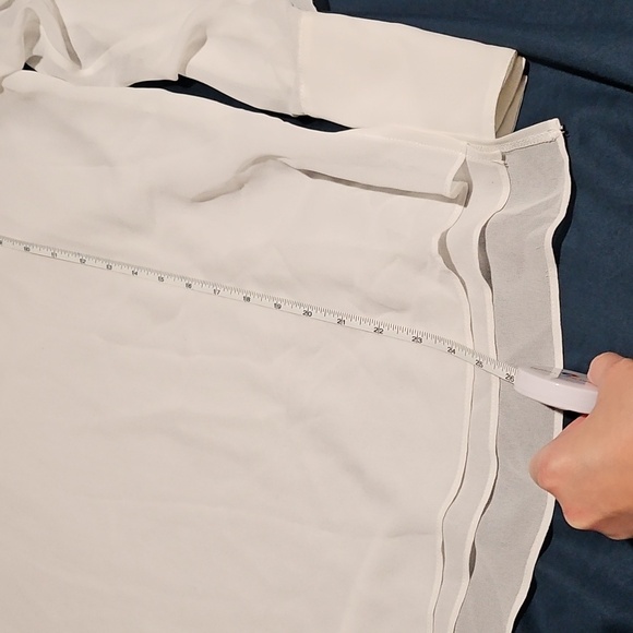 BCBGMAXAZRIA Cream Gael V-neck Ruffle Top, Blouse New! - Picture 9 of 11